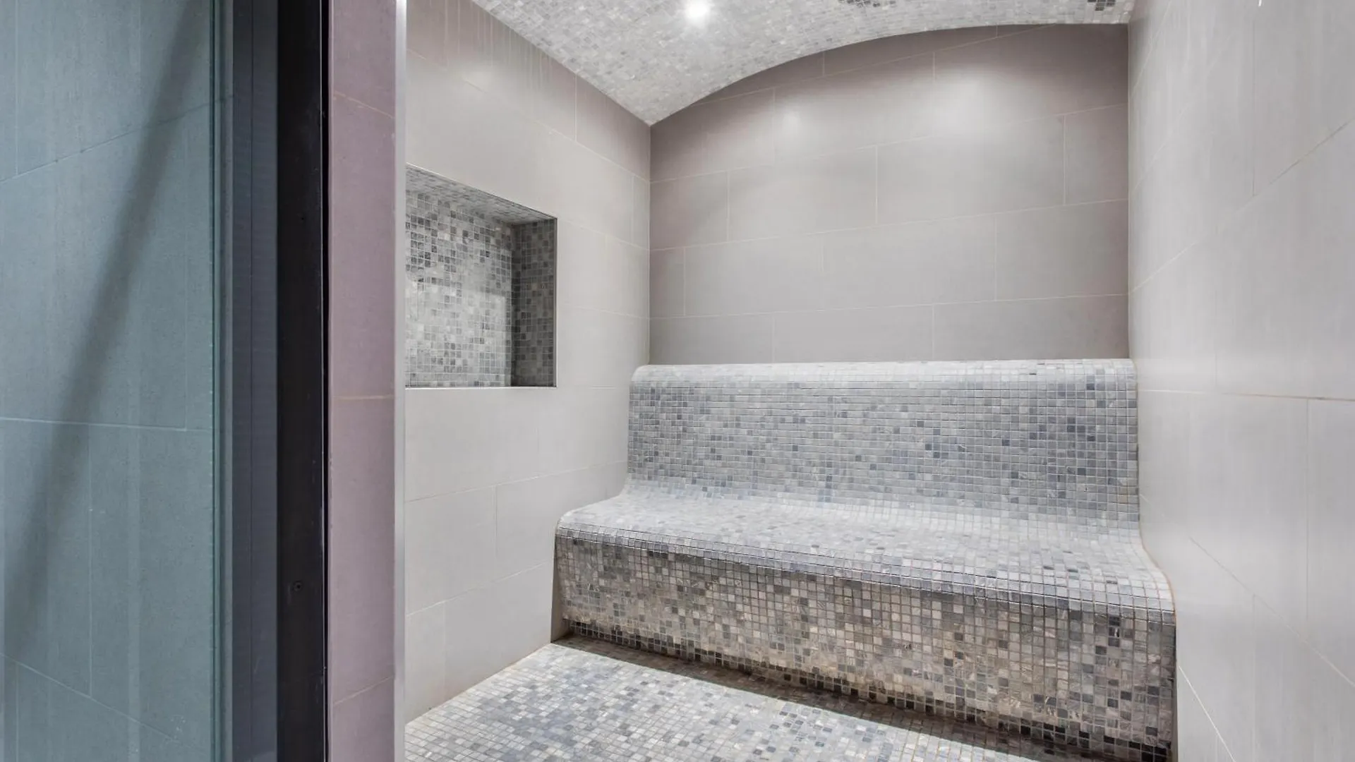 Stay By Latinem Luxury 1Br Holiday Home Cv A2710 Near Downtown Dubai Apartment