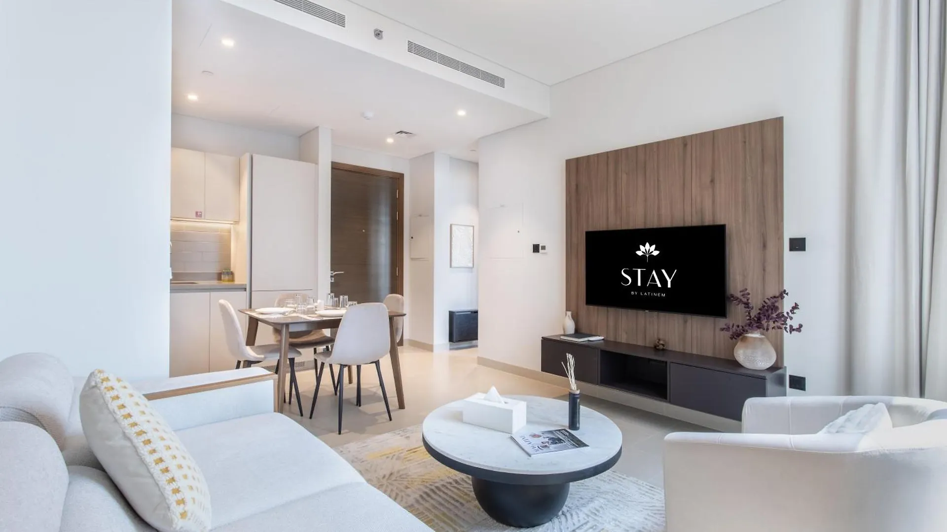 Stay By Latinem Luxury 1Br Holiday Home Cv A2710 Near Downtown Dubai
